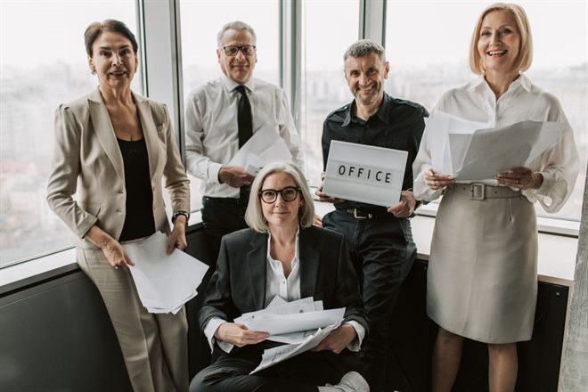 Équipe ALS Services en intervention de nettoyage dans des bureaux à Paris